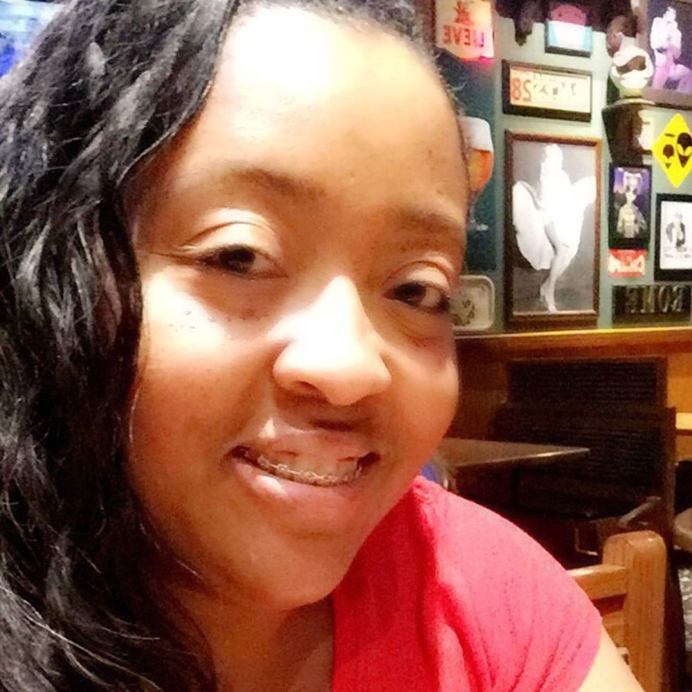 Meet your Posher, Shekena